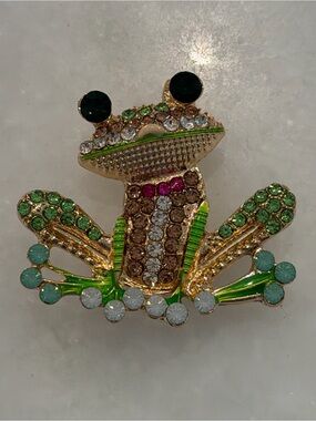 Rhinestone Green Frog Brooch - Gold Tone